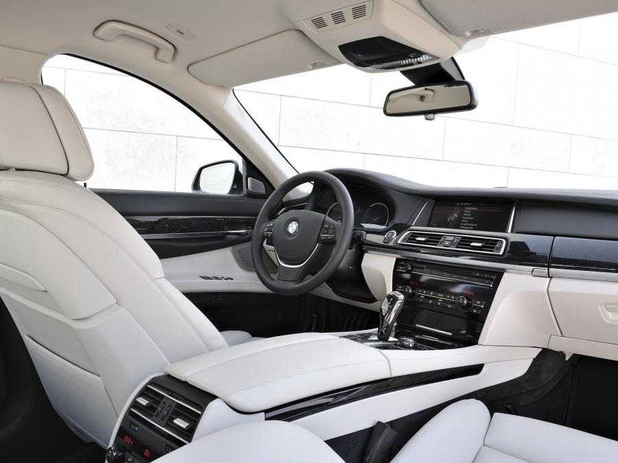  BMW 750d xDrive 2012 года  (фото 49 из 54)